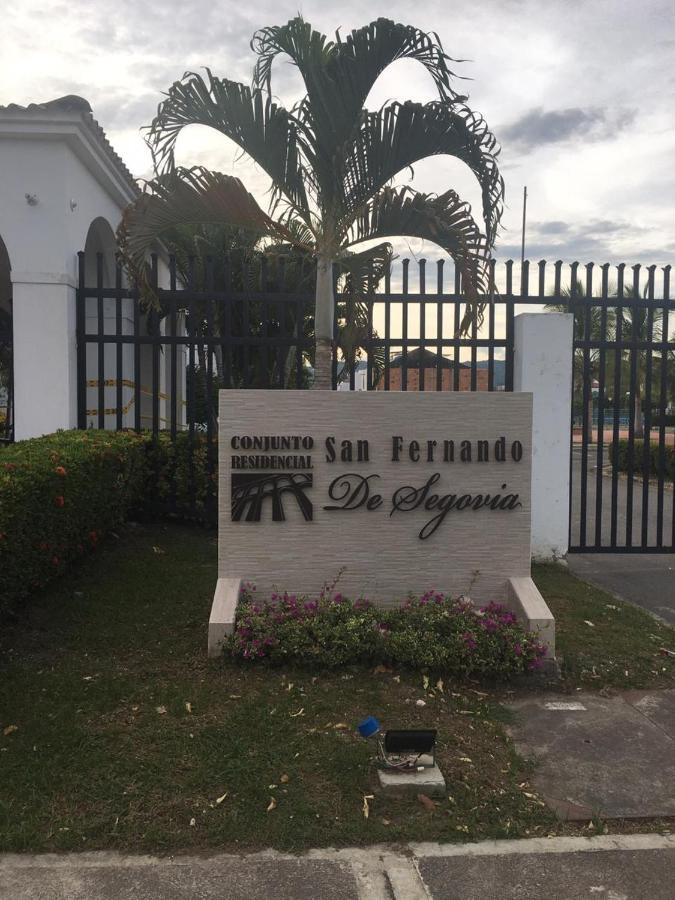 Casa Veraneo Con Piscina Privada * Flandes